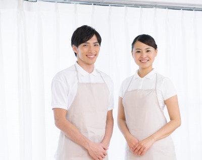 《夜勤専従・月6回から応相談》◆効率良く稼げる◆交通費全額支給◆JR高崎線「上尾駅」利用◆大手企業「レオパレス21」運営の介護施設(ショートステイ)で介護職【派遣スタッフ】